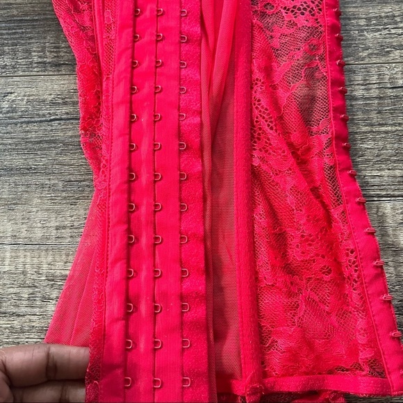 Victoria's Secret Lingerie Size 34B - Picture 6 of 10